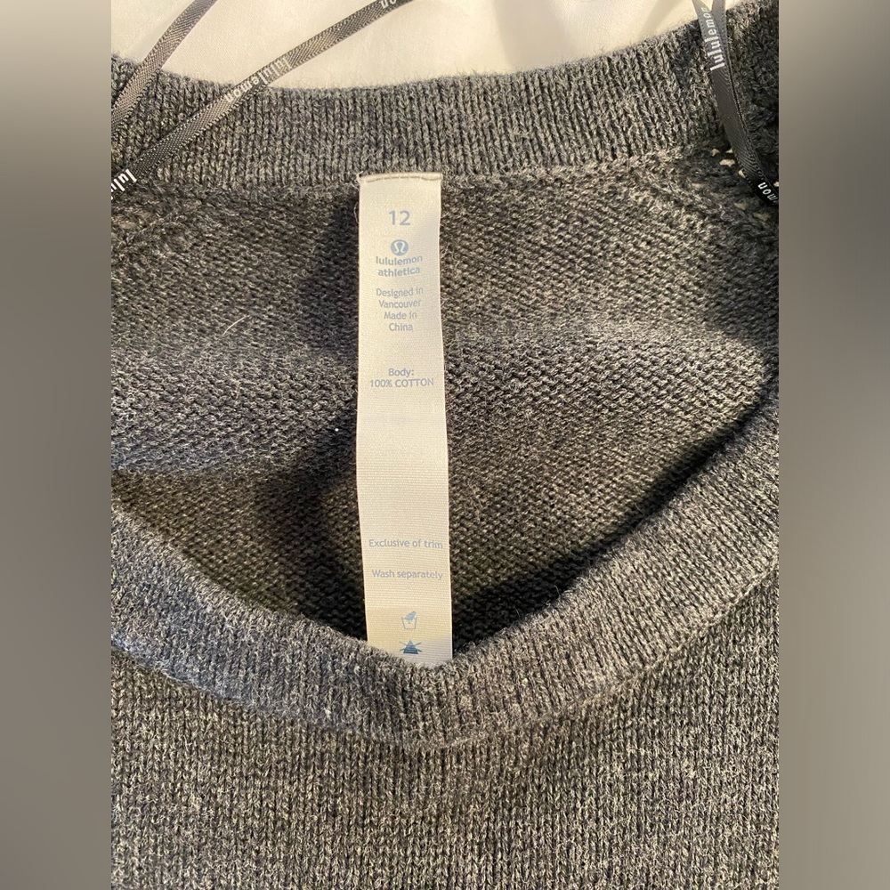 Lululemon NWT Bhakti Reality SS Heathered black 12 - Picture 6 of 6